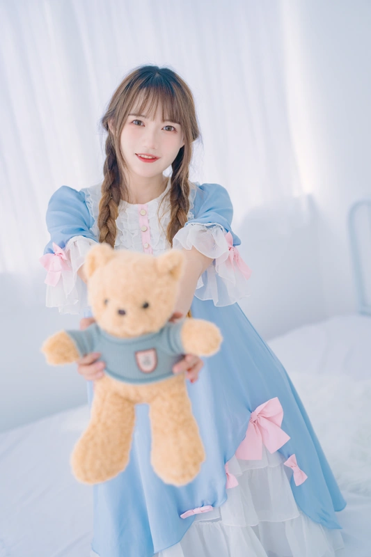 纯白色可爱 - 兔子zzz不吃胡萝卜